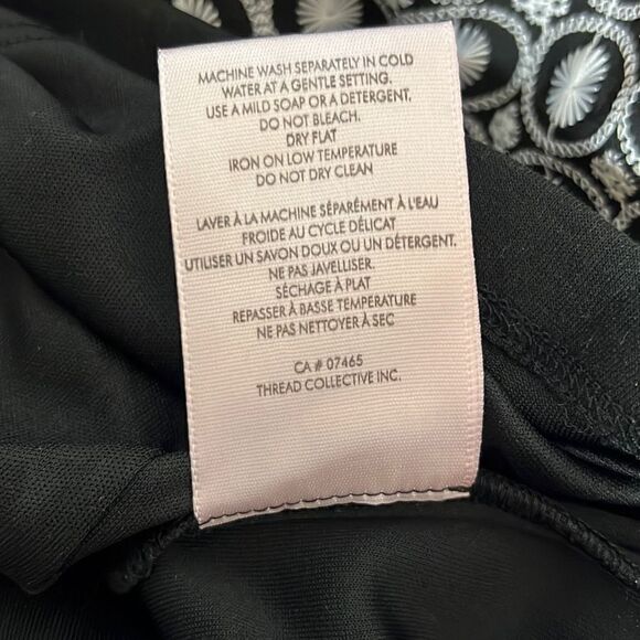 Badgley Mischka Women's Off Shoulder Top Balloon Sleeve Black Cream Small NWT - Picture 9 of 10